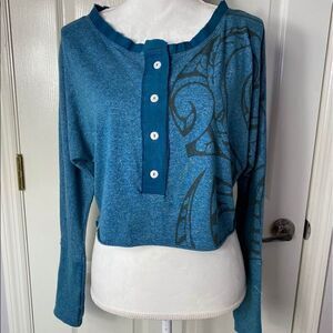 MAORI HOOK Junior Tribal Print Small Long Sleeve Top NWT